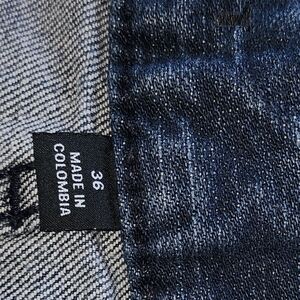 Blue nicely washed jeans.